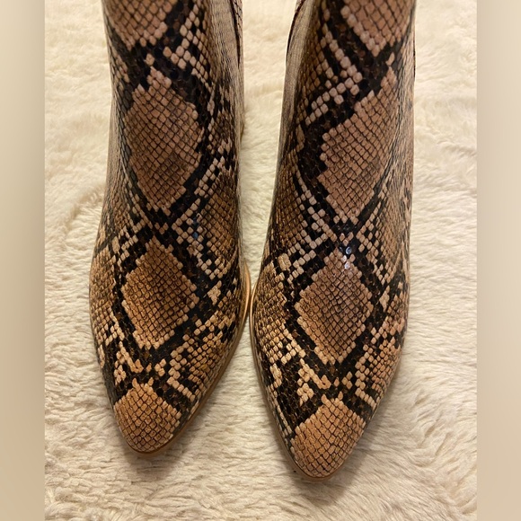 New Steve Madden Julianne snake block booties 8.5 fall animal print heel booties - Picture 3 of 8